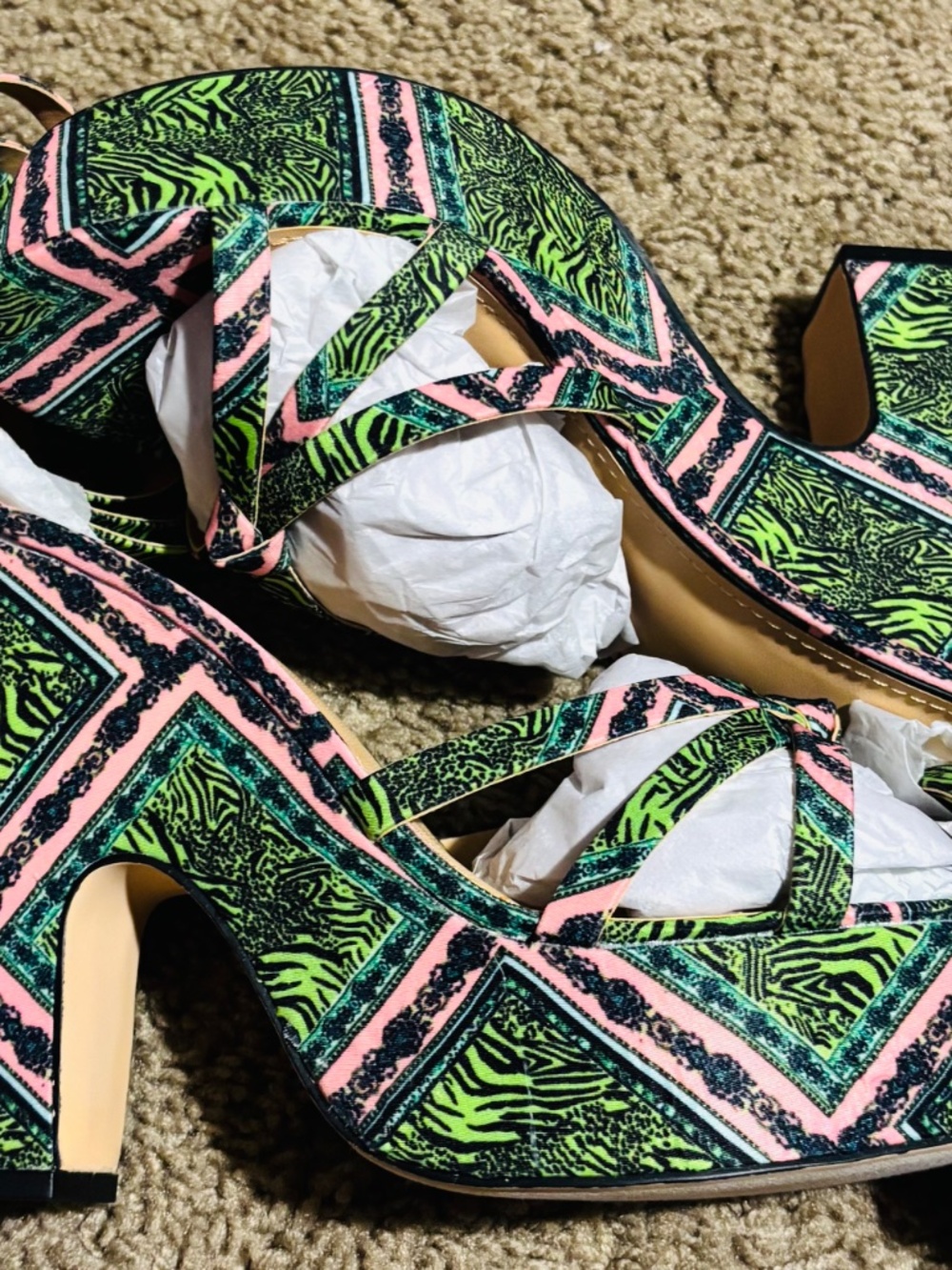 Heeled sandal - Picture 2 of 2